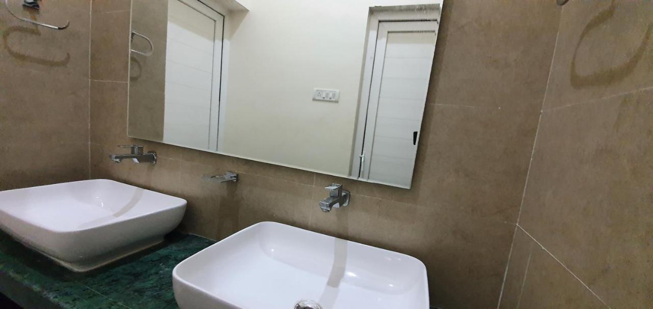 Shree Suites กุตตาลัม ภายนอก รูปภาพ