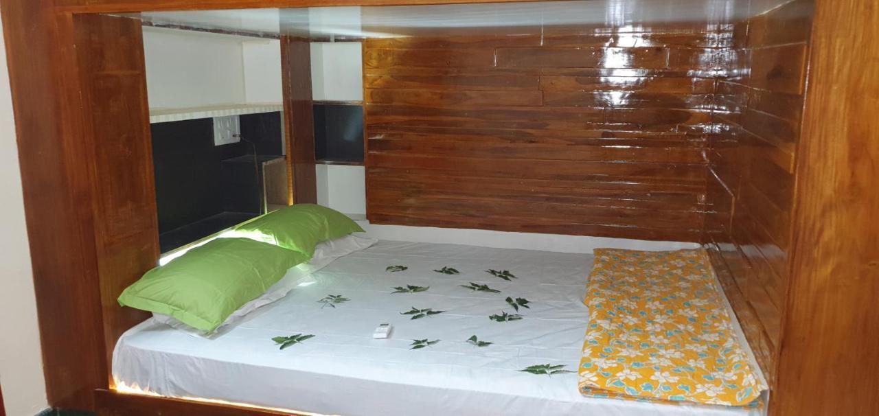 Shree Suites กุตตาลัม ภายนอก รูปภาพ